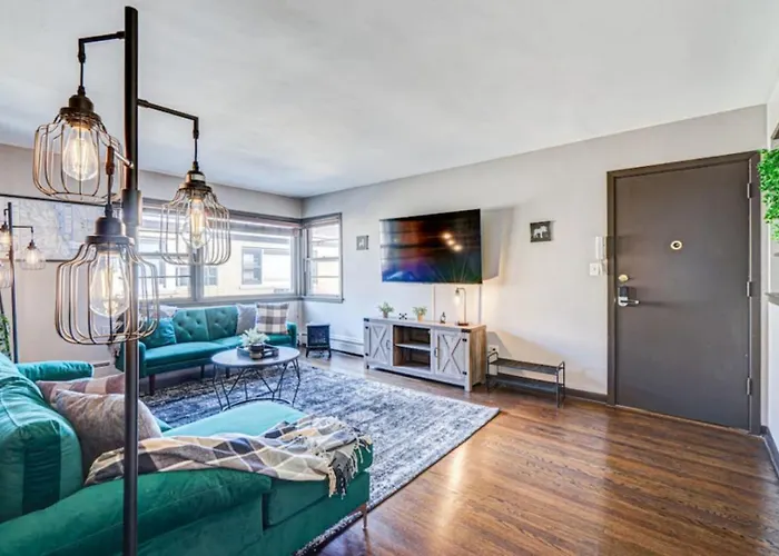 Сasa de vacaciones Rated •king Bed • Safe Historic Location Elmwood Park