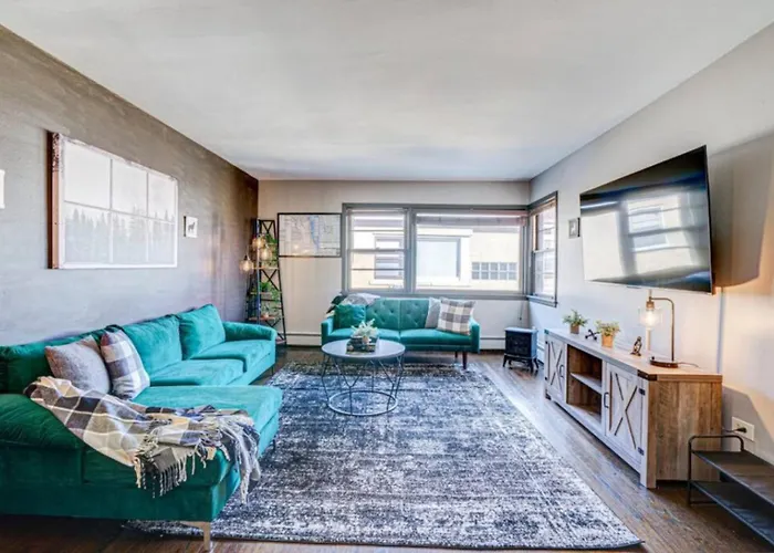 Сasa de vacaciones Rated •king Bed • Safe Historic Location Elmwood Park